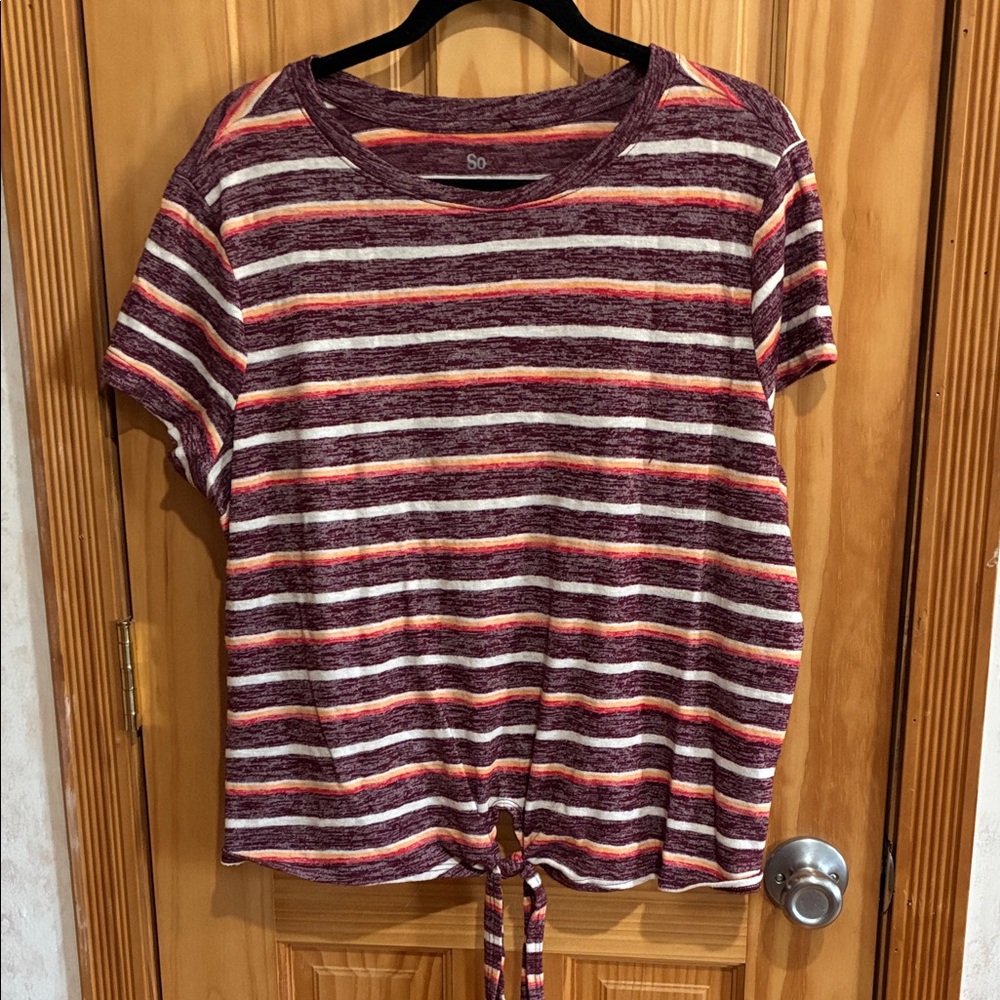 Woman’s SO Burgundy Striped Tie-Front Short Sleeve Top XXL